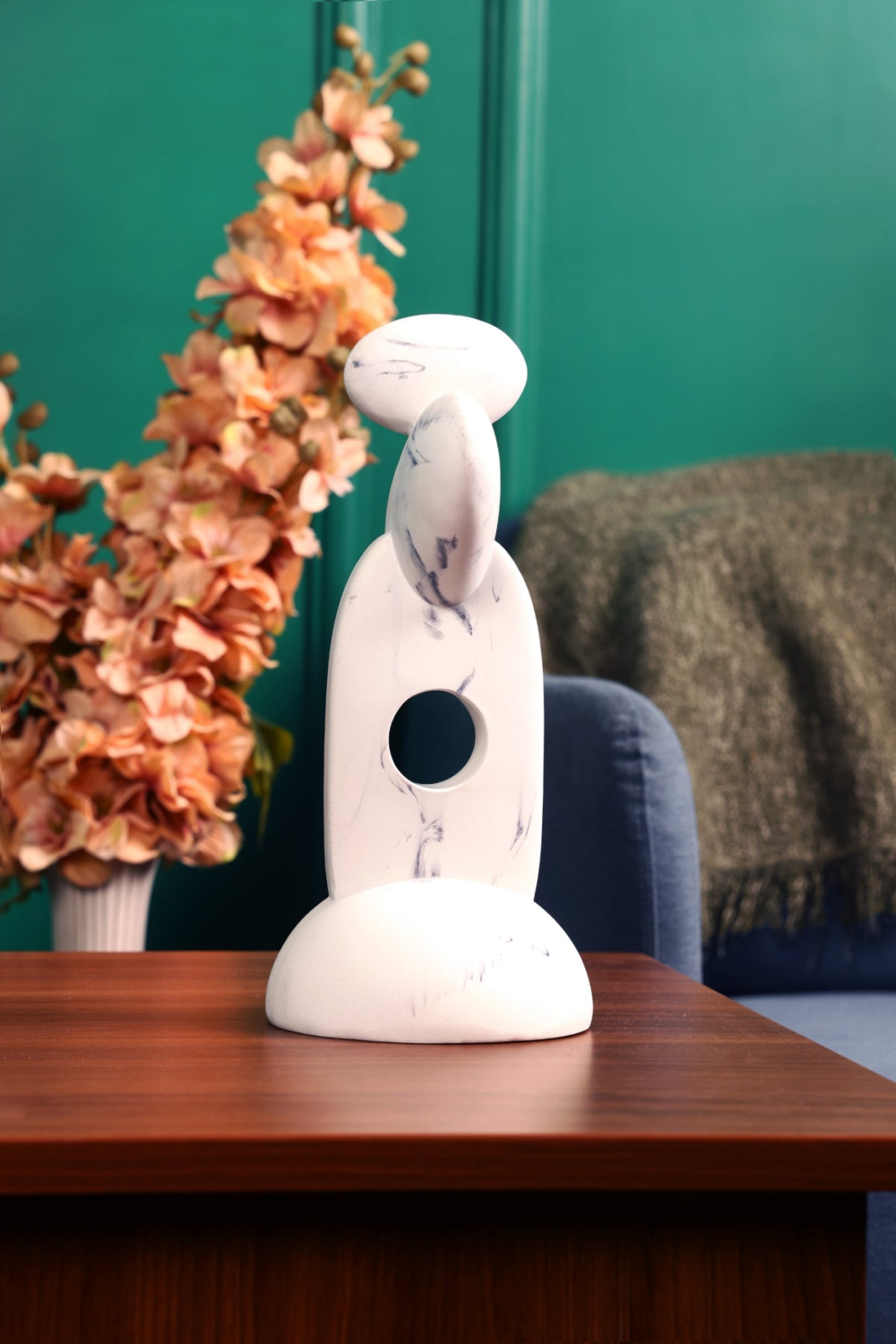 Unique Style Showpiece For Your Home Or Office Decor