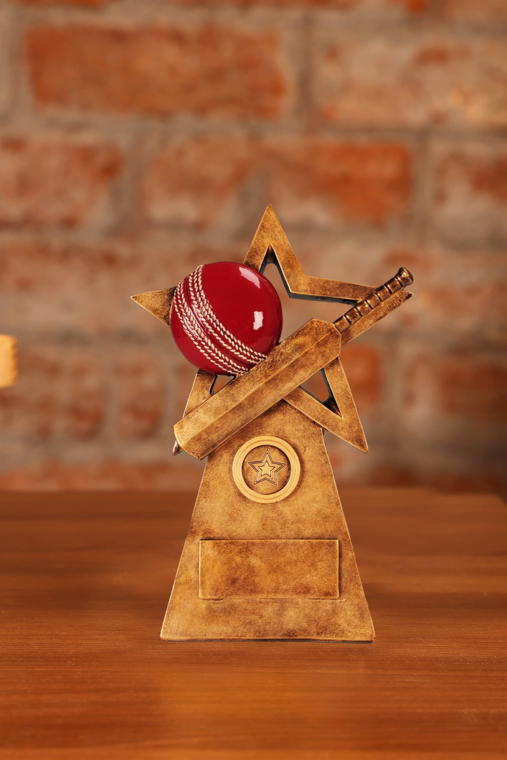 Cricket Ball/Bat On Star And Pyramid Showpiece For Your Home Or Office Decor