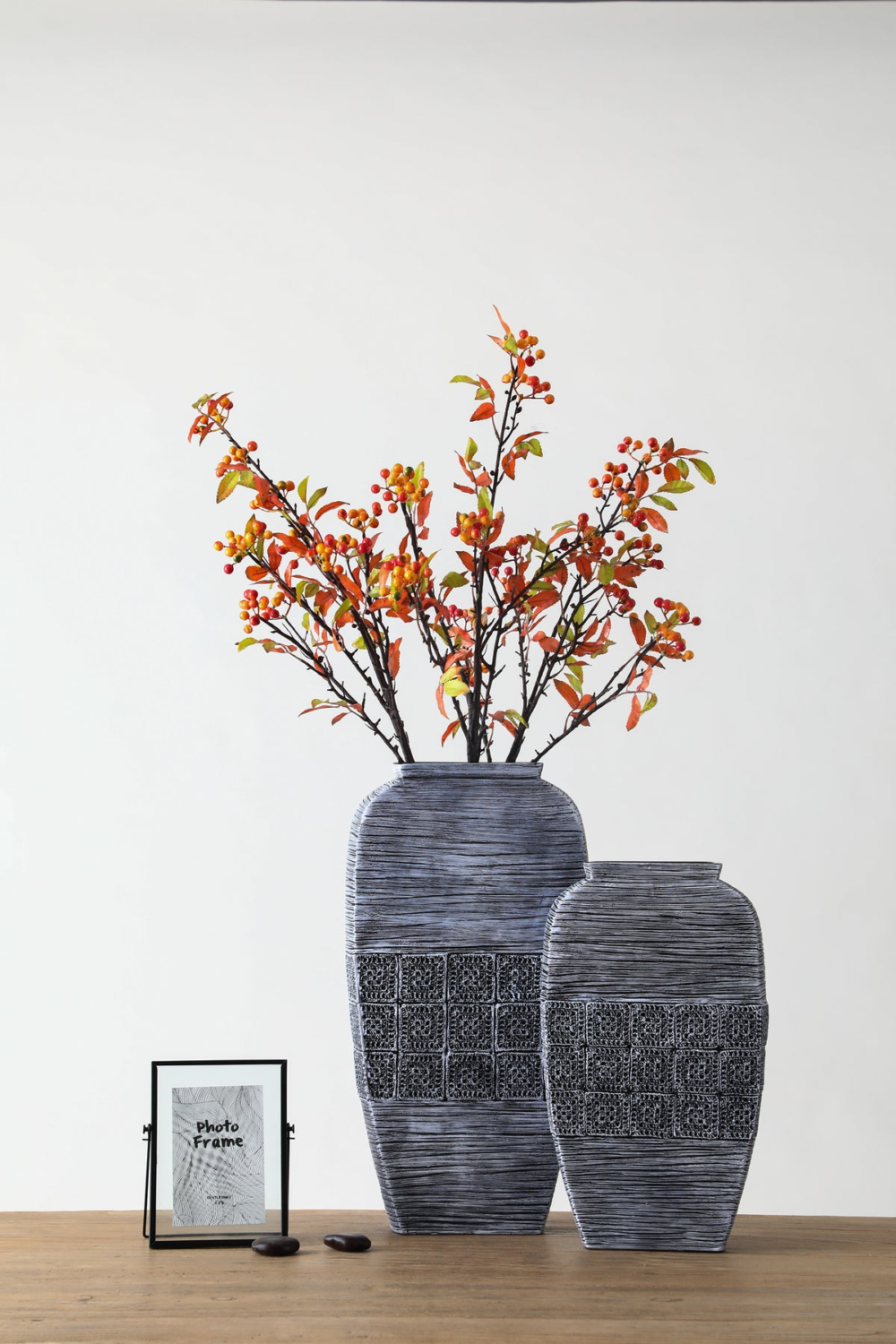 Modern Style Resin Flower Vase For Your Home Or Office Decor